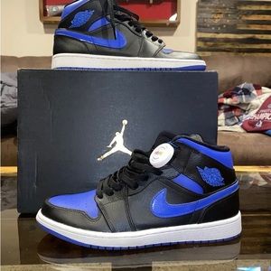 Size 10- Jordan 1 mid hyper royals 2020 WITH BOX